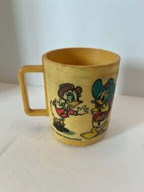 Vintage Disneyland Characters Plastic Mugs - ,
